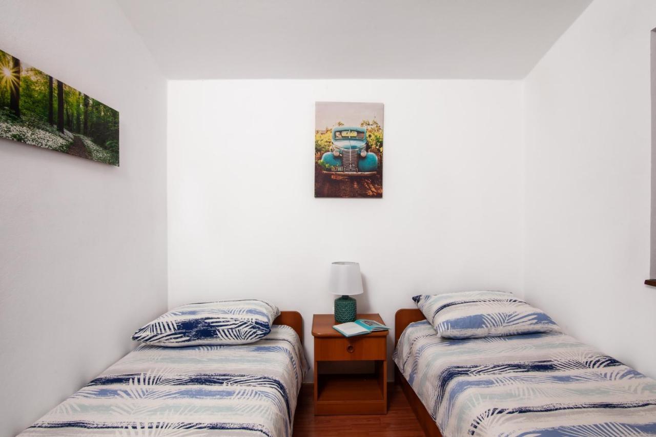 Apartman Tanja Fažana Exteriör bild