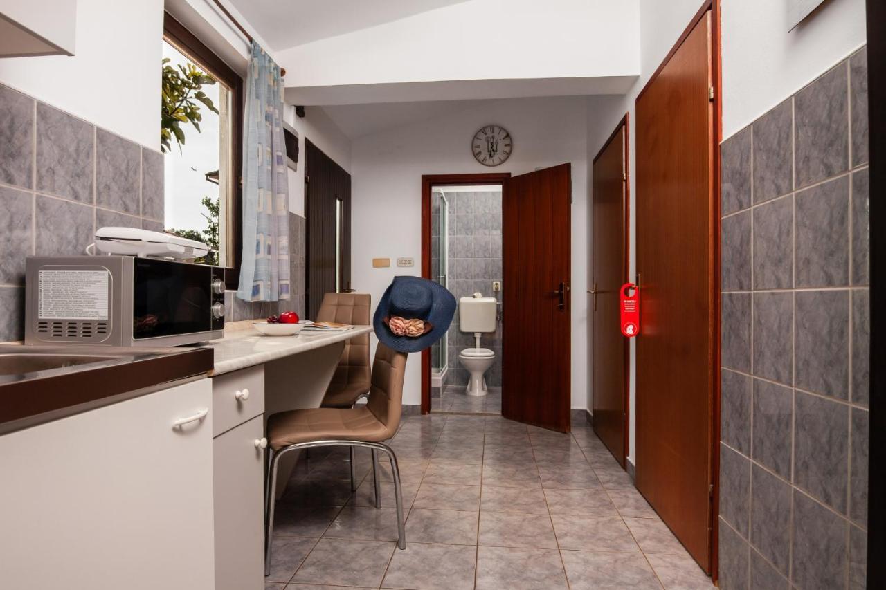 Apartman Tanja Fažana Exteriör bild