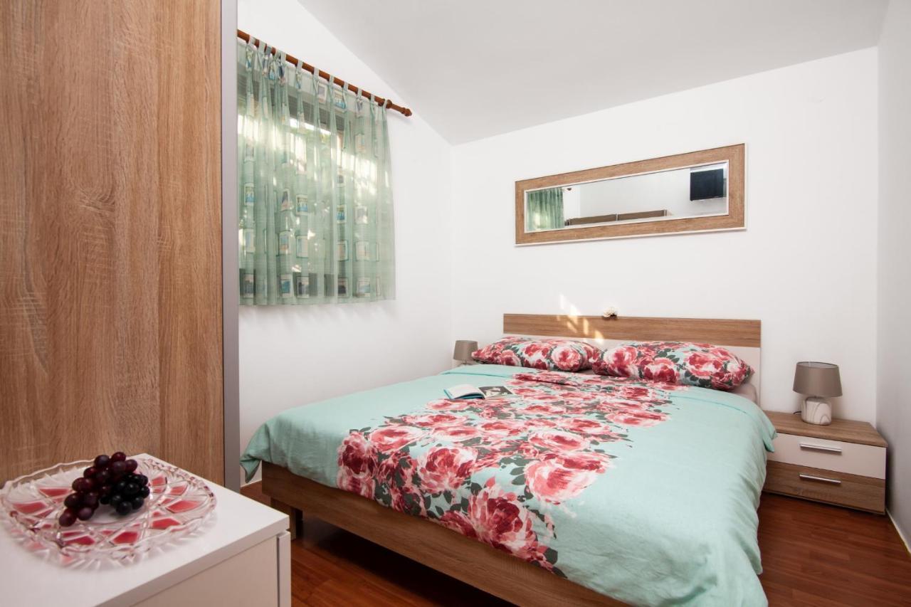 Apartman Tanja Fažana Exteriör bild